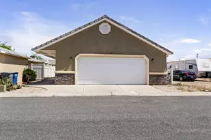 4400 W State St, Hurricane, UT 84737 - Photo 1