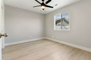 4400 W State St, Hurricane, UT 84737 - Photo 18