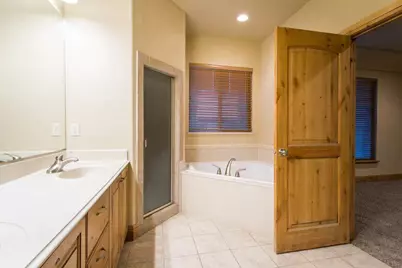 3879 London Ln, Santa Clara, UT 84765 - Photo 16