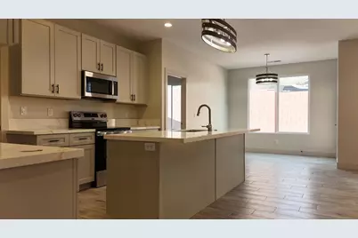 2153 W 320 S, Hurricane, UT 84737 - Photo 2