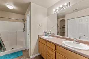 154 E Cyndi Ln, La Verkin, UT 84745 - Photo 12