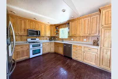 425 E Mule Deer Rd, Central, UT 84722 - Photo 14
