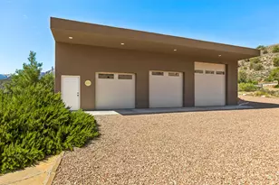 34 Valley View Dr, Springdale, UT 84767 - Photo 38