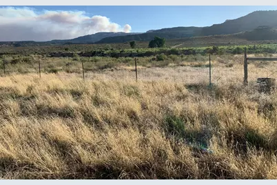 306 E 975 N, Tropic, UT 84776 - Photo 2