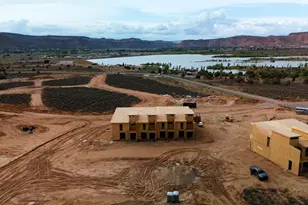 2550 S Coyote Gulch Bldg 11 Unit 3, Kanab, UT 84741 - Photo 4