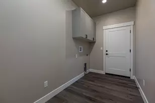 1140 S Independence Way, Big Water, UT 84741 - Photo 20