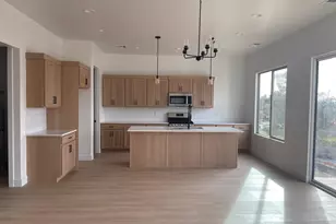 403 N 200 E, La Verkin, UT 84745 - Photo 2