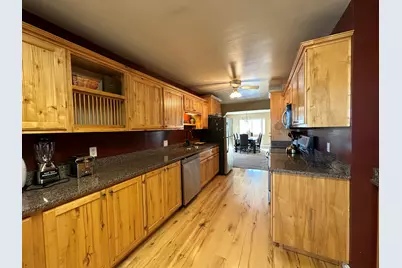 41 W Bryce Way, Tropic, UT 84776 - Photo 12