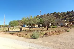 1892 N Golden Delicious Dr, Apple Valley, UT 84737 - Photo 8