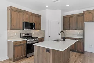 341 W Rosie Loop, Cedar City, UT 84721 - Photo 2