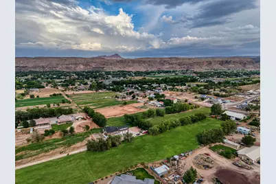 W 400 S, Hurricane, UT 84737 - Photo 14