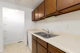 600 N 2450 St E, Saint George, UT 84790 - Photo 4