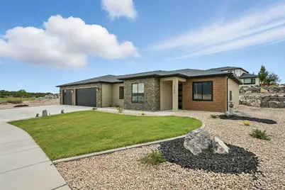 2156 S Bluff Dr, Cedar City, UT 84720 - Photo 2