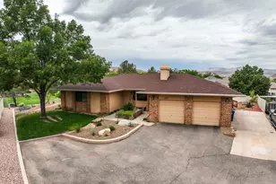 1942 Acacia Pl, Saint George, UT 84790 - Photo 2