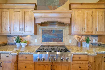 2919 N Chinle Cir, Saint George, UT 84770 - Photo 32