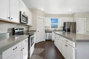 5214 Folkstone Dr Dr, Eagle Mountain, UT 84005 - Photo 8