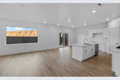 1516 S Staircase Way #4102, Washington, UT 84780 - Photo 6