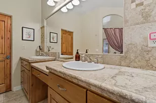 126 N Painted Hills Dr, Ivins, UT 84738 - Photo 32