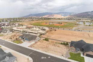 933 S Clfs Dr, Cedar City, UT 84720 - Photo 4