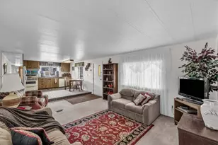 200 E 400 S, Washington, UT 84780 - Photo 4