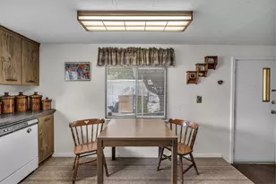 200 E 400 S, Washington, UT 84780 - Photo 8