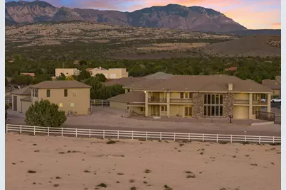 533 W Canyon Trails Cir, Dammeron Valley, UT 84783 - Photo 4