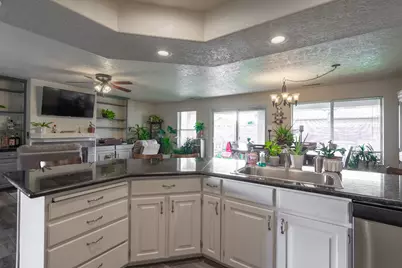 695 N Daybreak Dr, Saint George, UT 84770 - Photo 8