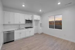 1805 S Queens Garden Dr, Washington, UT 84780 - Photo 24