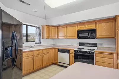 2360 S Hampton Rd, Saint George, UT 84770 - Photo 12