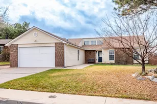 872 Cedarwood Ln, Cedar City, UT 84720 - Photo 2