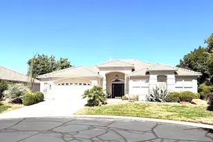 834 W Chickadee Ct, Washington, UT 84780 - Photo 2