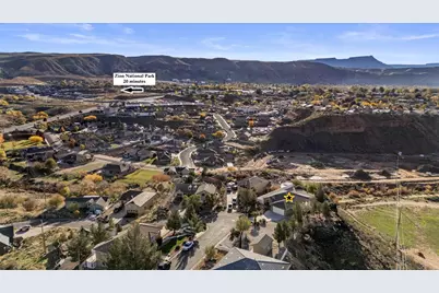 205 W Terrace Cir, Toquerville, UT 84774 - Photo 4