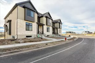 1618 E Center Pointe Dr, Lehi, UT 84043 - Photo 30
