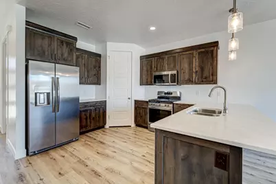 2072 W 320 S, Hurricane, UT 84737 - Photo 14
