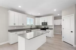 840 N Twin Lakes Dr, Saint George, UT 84770 - Photo 8