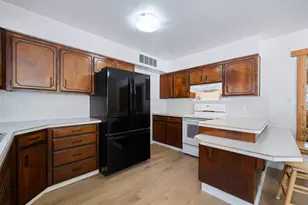 155 S 100 E, Hurricane, UT 84737 - Photo 14