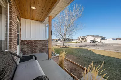 2026 Saddleback View Dr, Enoch, UT 84721 - Photo 4