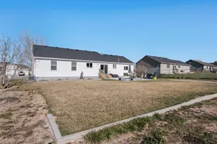 2026 Saddleback View Dr, Enoch, UT 84721 - Photo 32