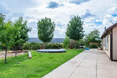 893 W Foothill Dr, Apple Valley, UT 84737 - Photo 38