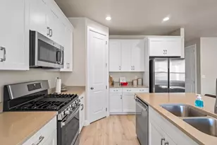 2462 E Cascada Wy, Washington, UT 84780 - Photo 20