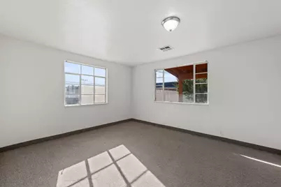 122 N 200 W, Saint George, UT 84770 - Photo 8