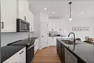 690 E Desert Cactus Dr, Washington, UT 84780 - Photo 8