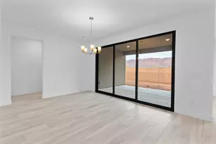 704 W Desert Dove Ln, Ivins, UT 84738 - Photo 12