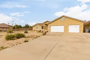 1333 E Big Pinion Ln, Apple Valley, UT 84737 - Photo 10