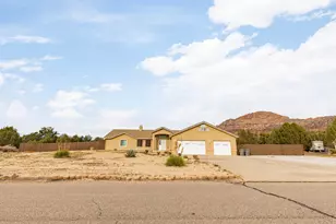 1333 E Big Pinion Ln, Apple Valley, UT 84737 - Photo 6