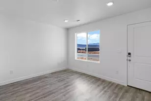 1891 S Queens Garden Dr, Washington, UT 84780 - Photo 10