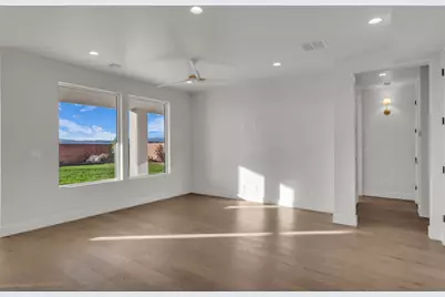 2098 S Pinto St, Washington, UT 84780 - Photo 32