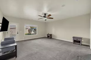 817 E Sonoran Dr, Washington, UT 84780 - Photo 14