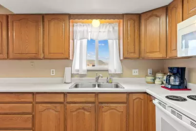 405 W Rosewood Cir, Cedar City, UT 84721 - Photo 8