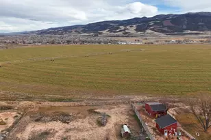 4302 N Quarterhorse Dr, Cedar City, UT 84721 - Photo 2